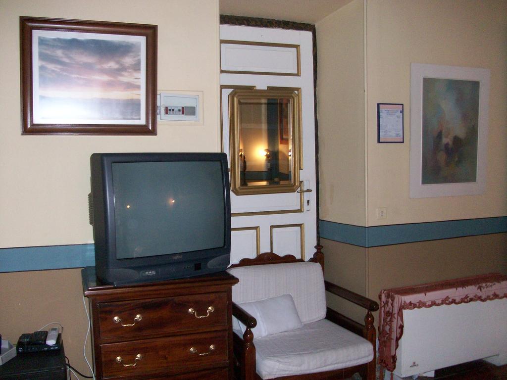 Aeginitiko Archontiko Apartment Aegina Стая снимка